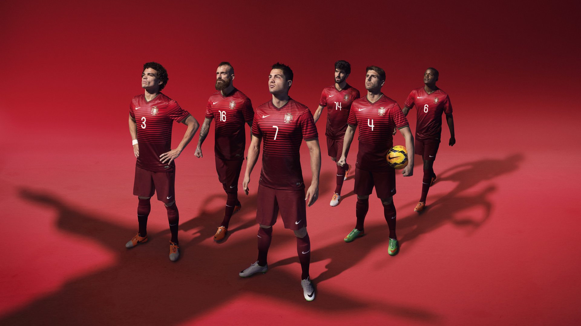 拜仁未来将构建“多核控场”体系