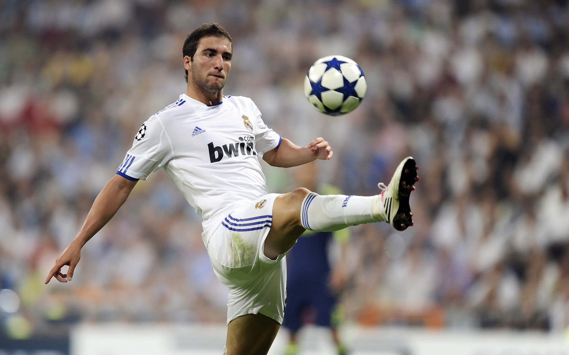 德甲第9轮战报:吉拉西绝杀多特胜,门兴4球大捷