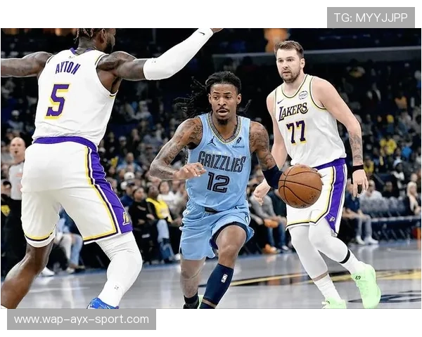 灰熊更衣室紧张升级，莫兰特与主帅零交流传闻，莫兰特在灰熊球衣